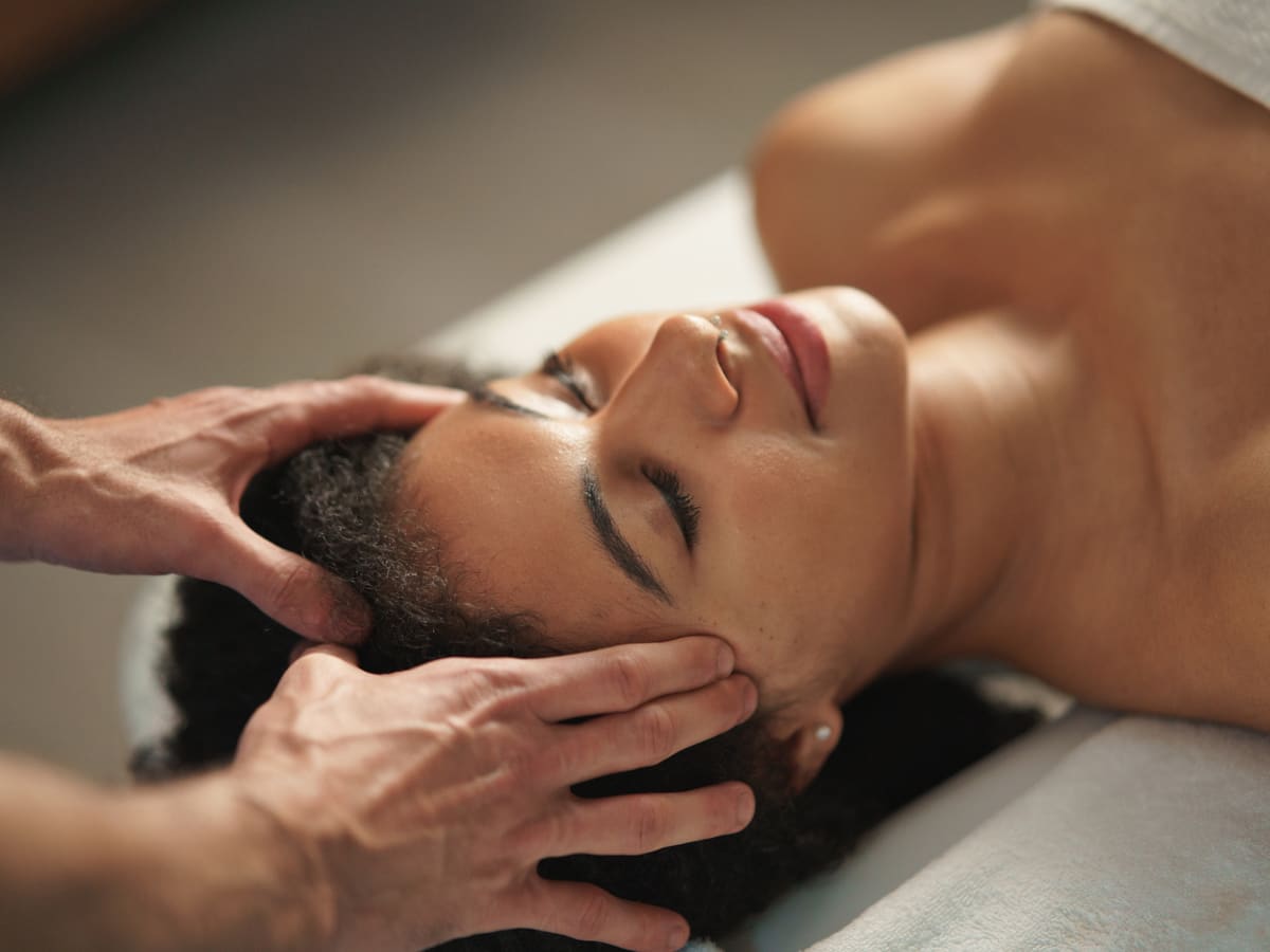 Head and temple massage